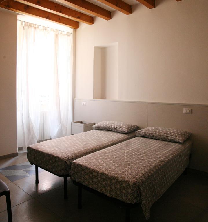 Ostello Locanda Degli Acrobati Брешия Номер фото